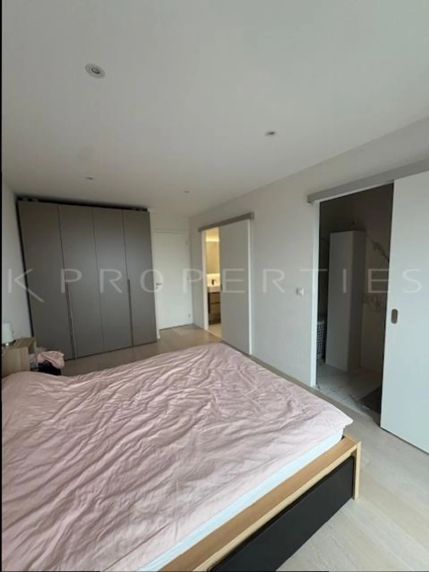 Geräumige Wohnung mit Terrasse - Foto 6 von 10