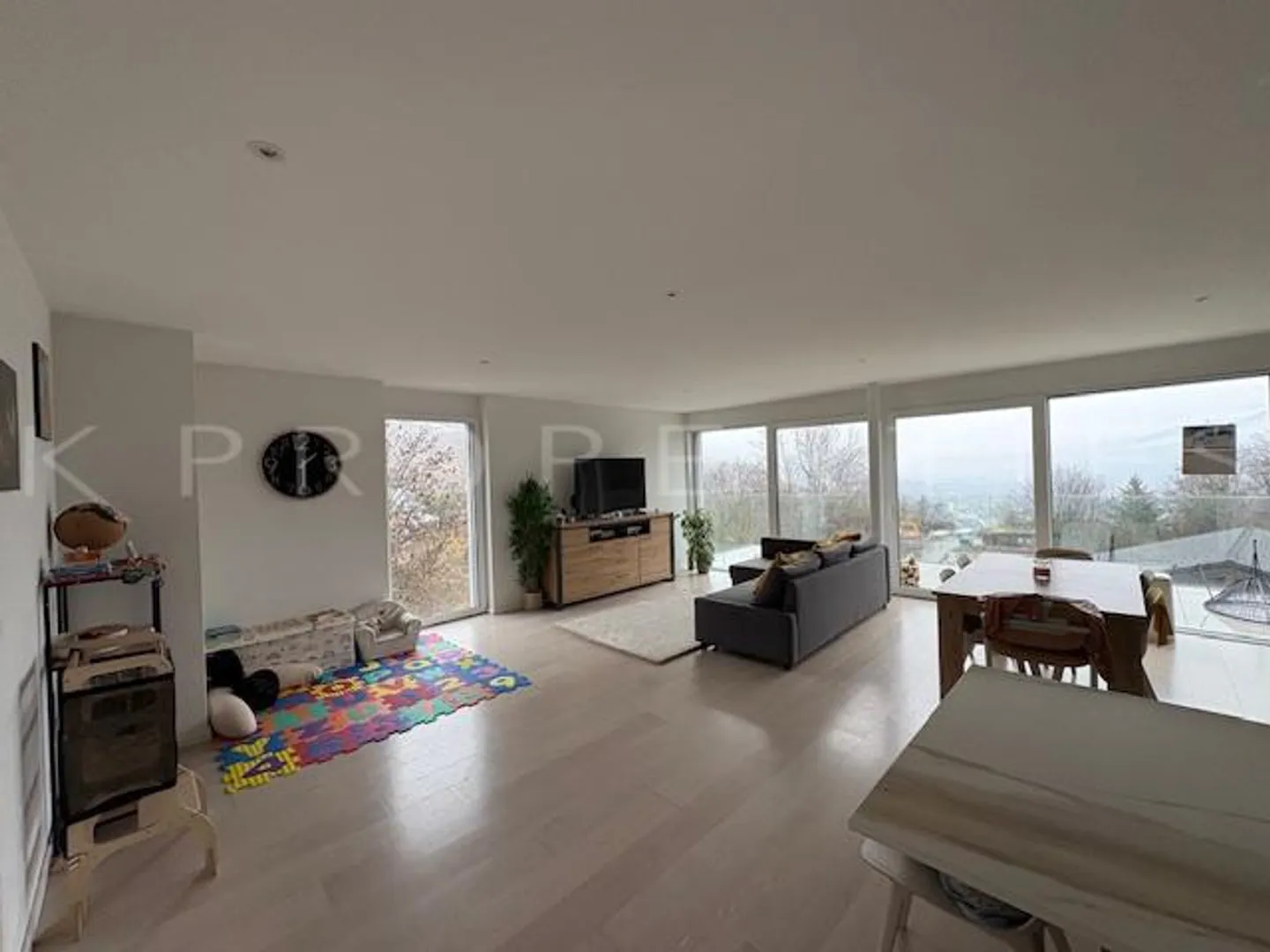 Geräumige Wohnung mit Terrasse - Foto 9 von 10