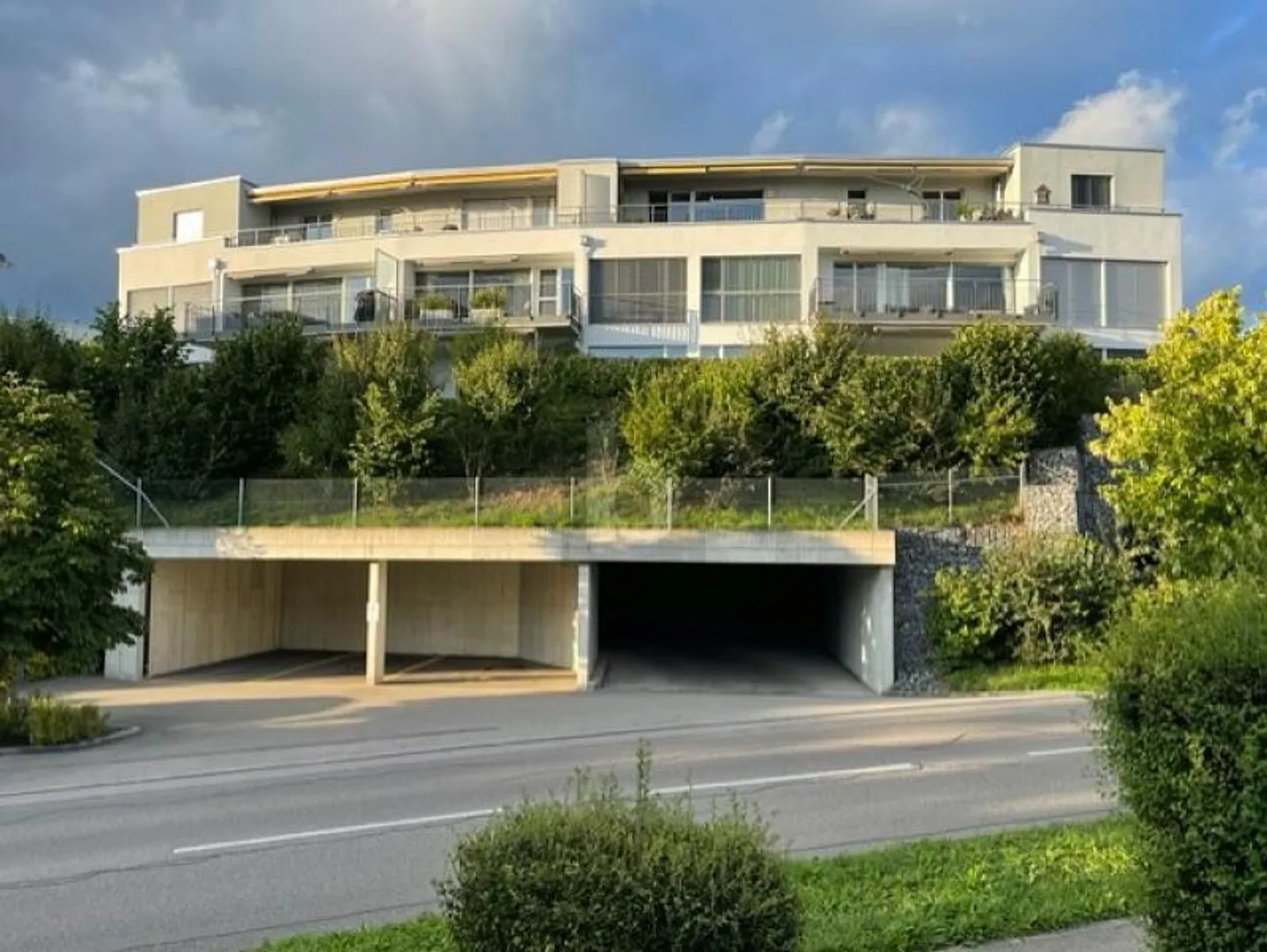 POSIZIONE TRANQUILLA - BALCONE CON MOLTA LUCE DIURNA - Foto 1 di 6