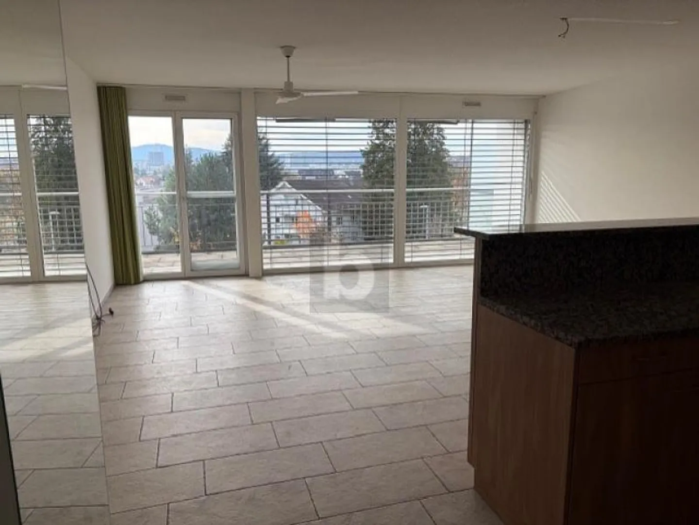 POSIZIONE TRANQUILLA - BALCONE CON MOLTA LUCE DIURNA - Foto 4 di 6