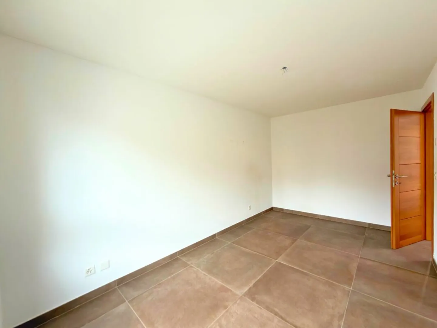 Villa Luminoso con Giardino - Foto 7 di 10