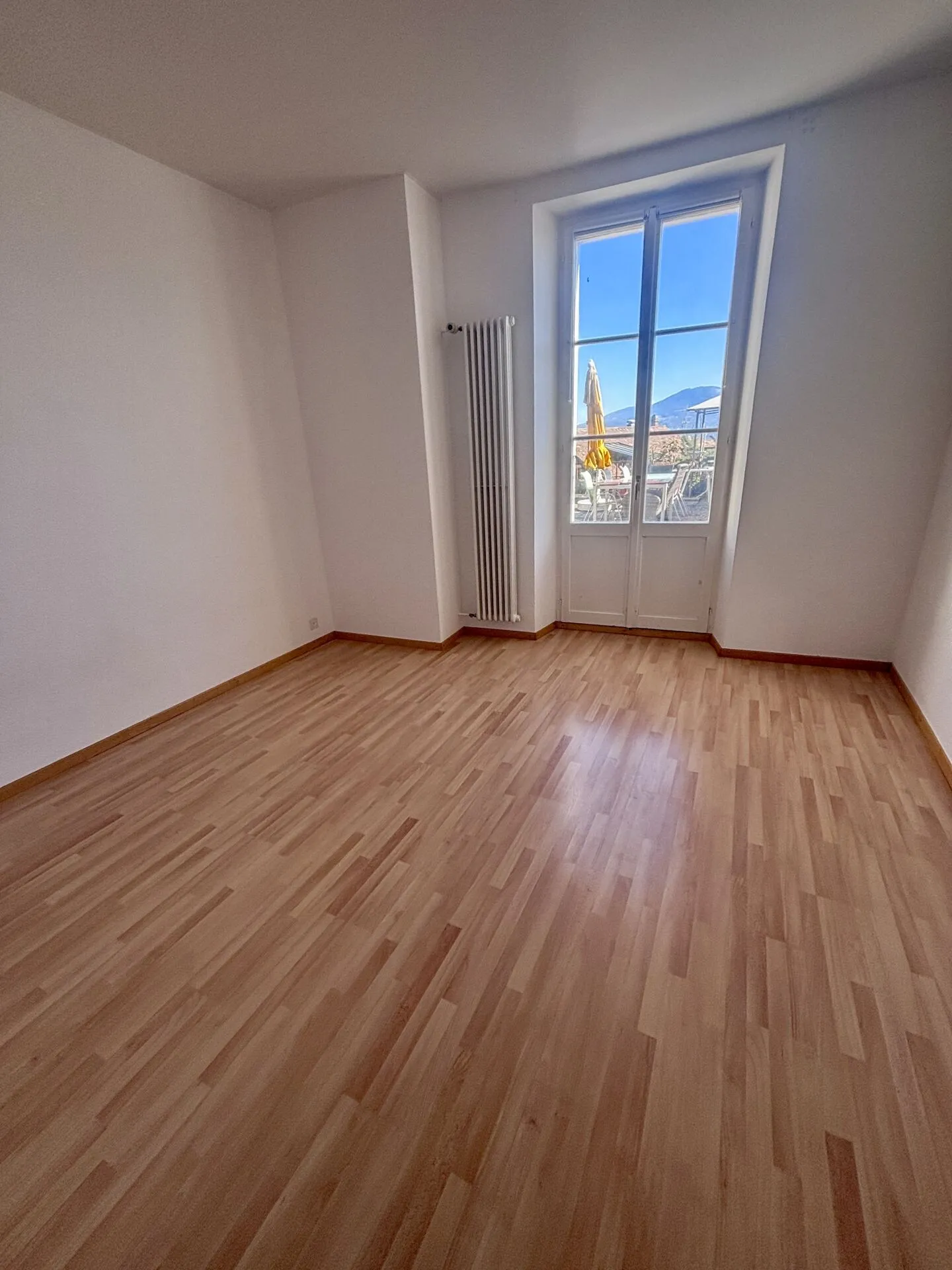 Appartement Charmant avec Vue sur le Lac - Photo 1 sur 6