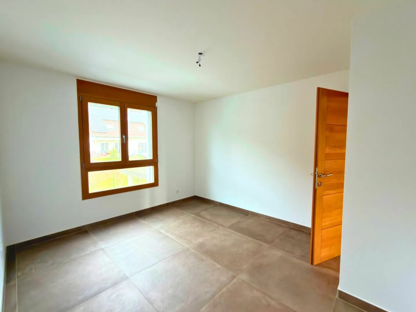 Villa Luminoso con Giardino - Foto 8 di 10