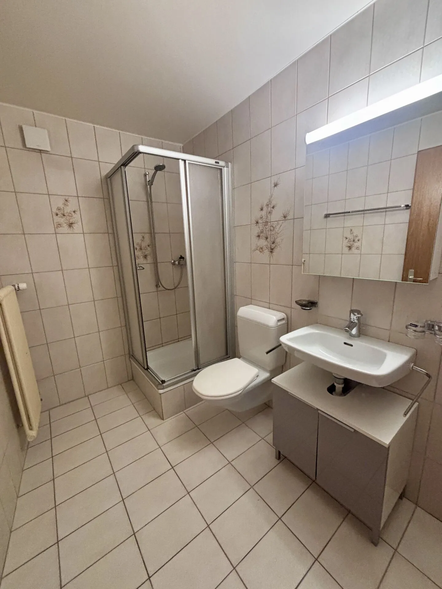 Appartement Charmant avec Vue sur le Lac - Photo 5 sur 6