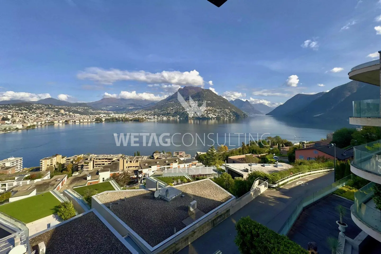 Moderne Neubauwohnung mit Terrasse und atemberaubendem Blick auf den See zum Verkauf in Lugano-Paradiso - Foto 2 von 11