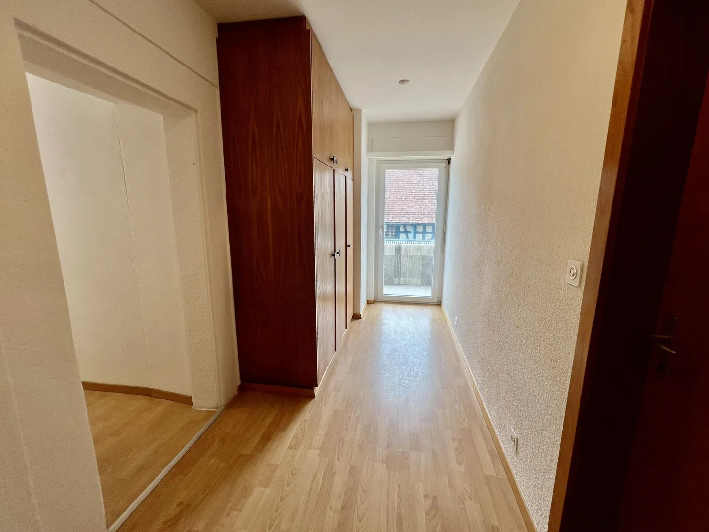 Maison multifamiliale entièrement louée avec trois grands appartements - Photo 8 sur 10