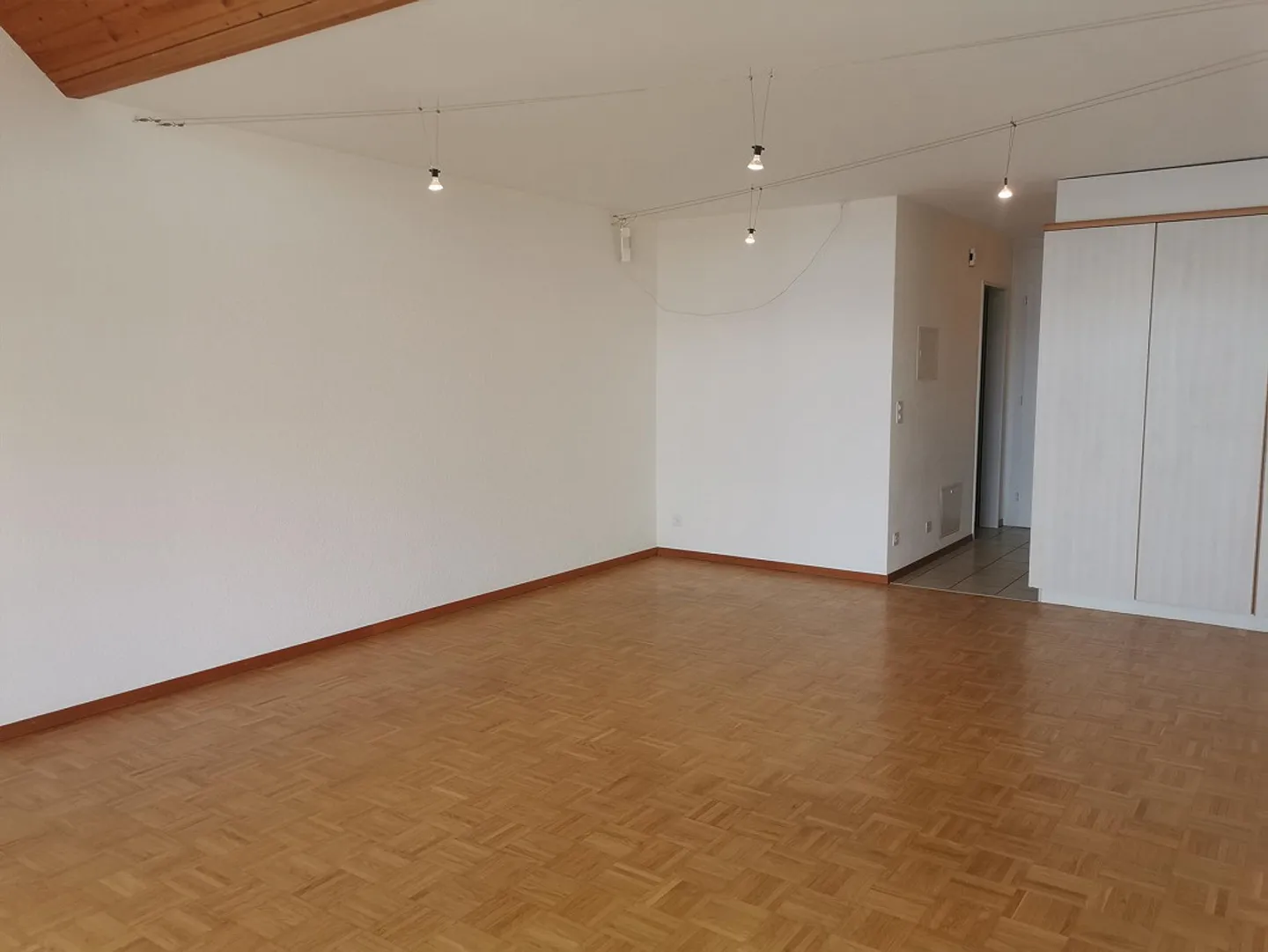 Belle appartement d'une chambre dans une zone de loisirs avec transports en commun - Photo 3 sur 13