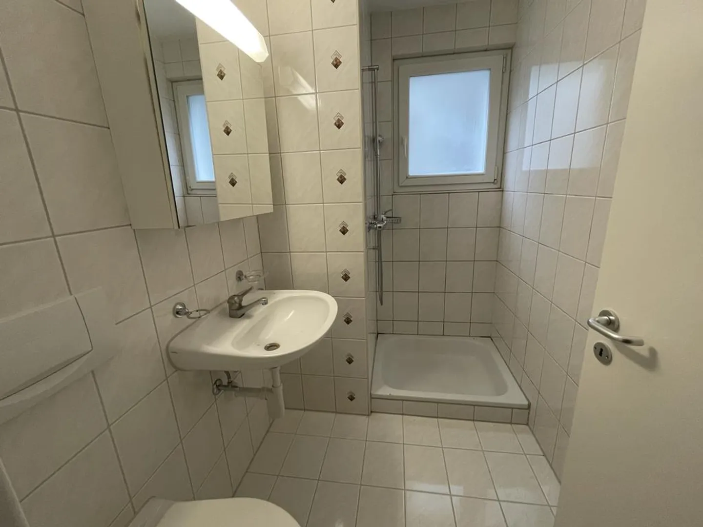 Appartamento affascinante con area salotto e lavanderia privata - Foto 4 di 7