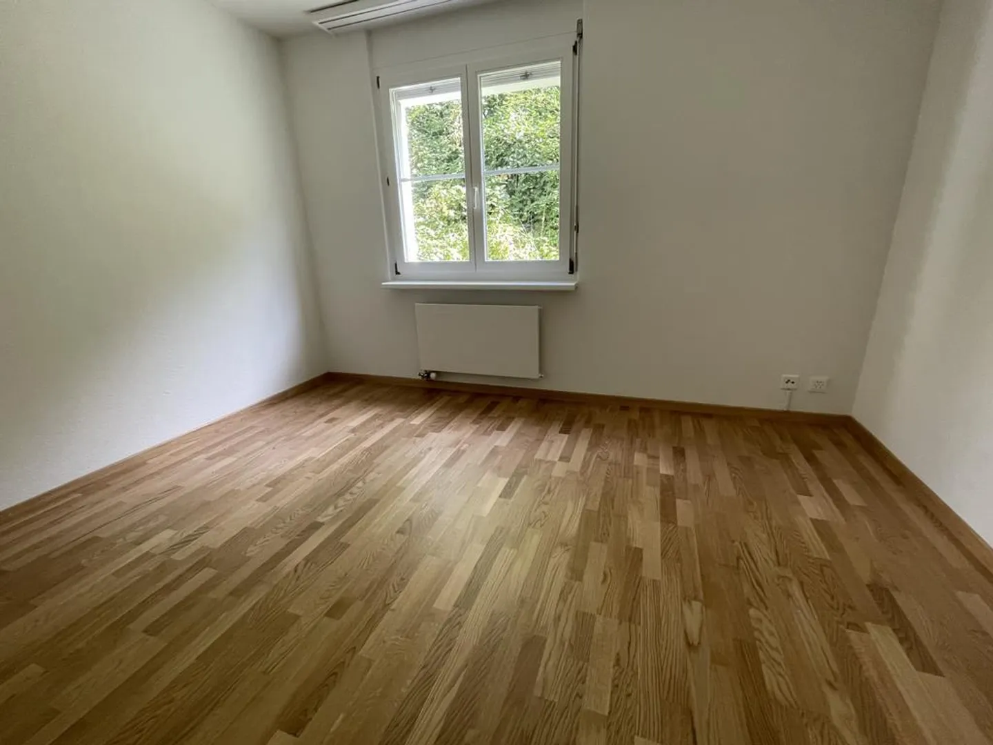 Appartamento affascinante con area salotto e lavanderia privata - Foto 6 di 7