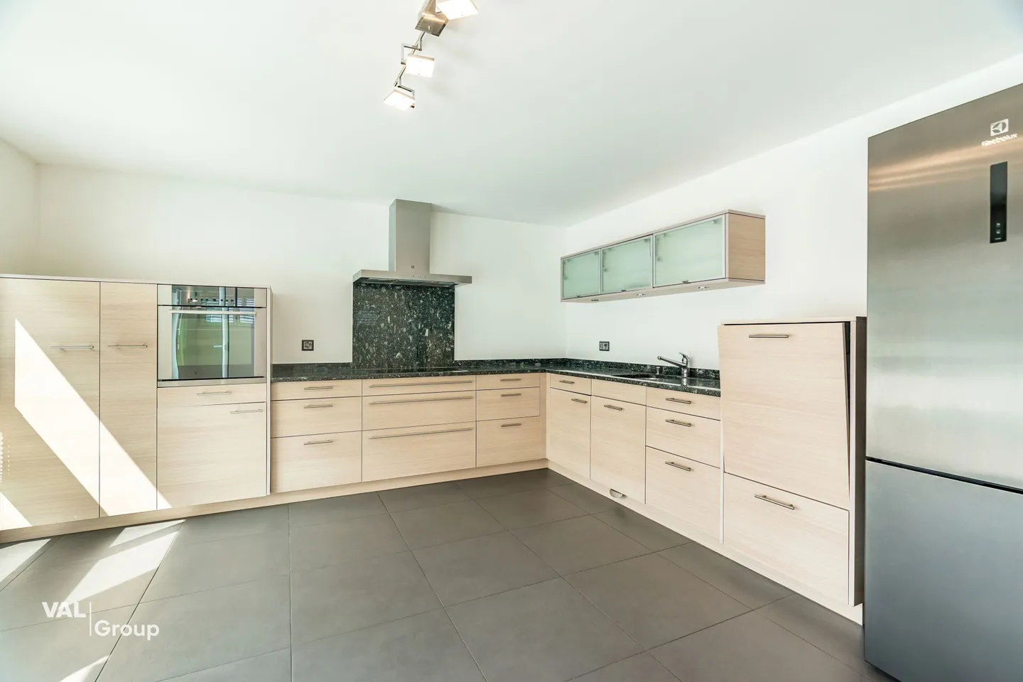 Exclusive Duplex Penthouse in the Center of Visp - Photo 3 of 17