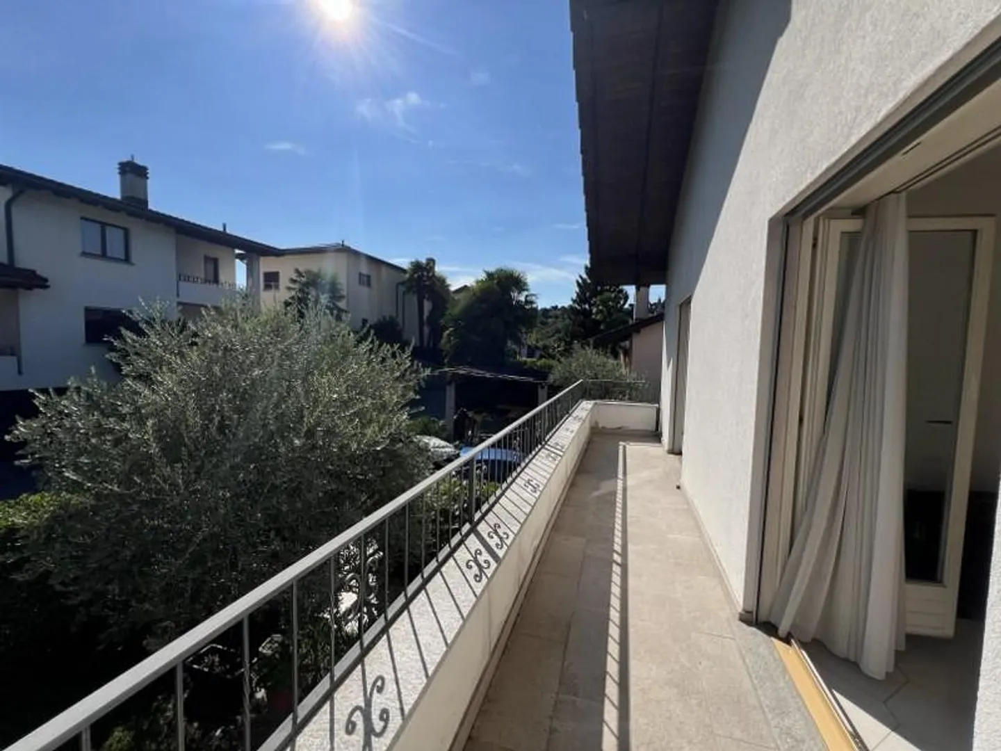 VILLA UNIFAMILIARE CON GIARDINO, MOLTO SOLEGGIATA - Foto 12 di 13