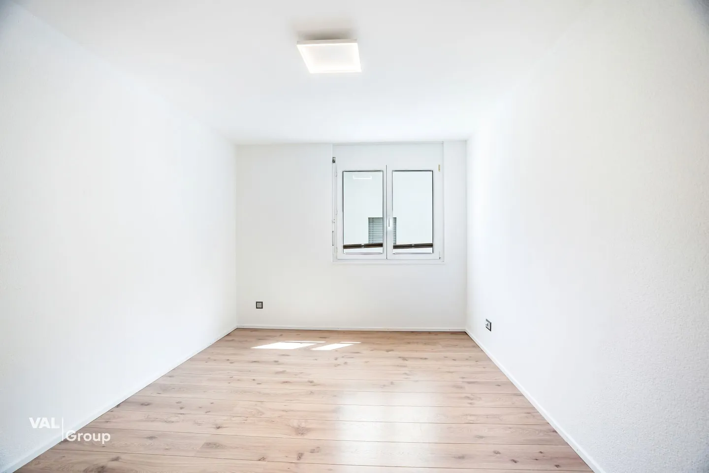 Exclusive Duplex Penthouse in the Center of Visp - Photo 7 of 17