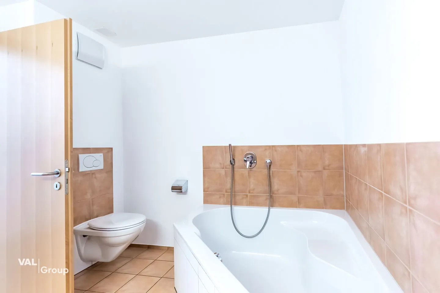 Exclusive Duplex Penthouse in the Center of Visp - Photo 9 of 17