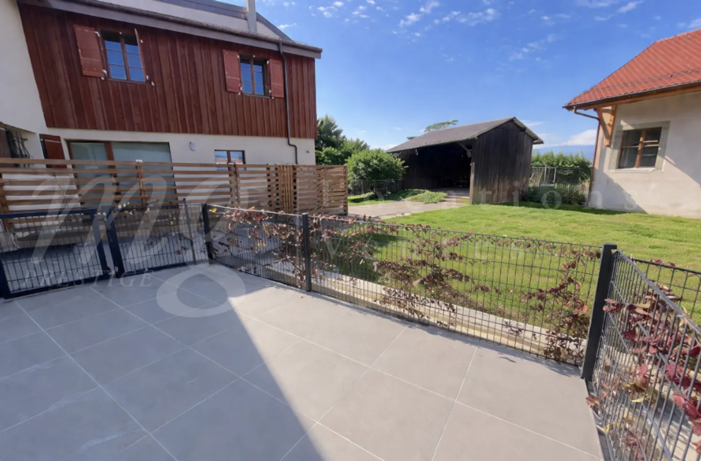 Appartement Duplex Moderne avec Terrasse - Photo 1 sur 8