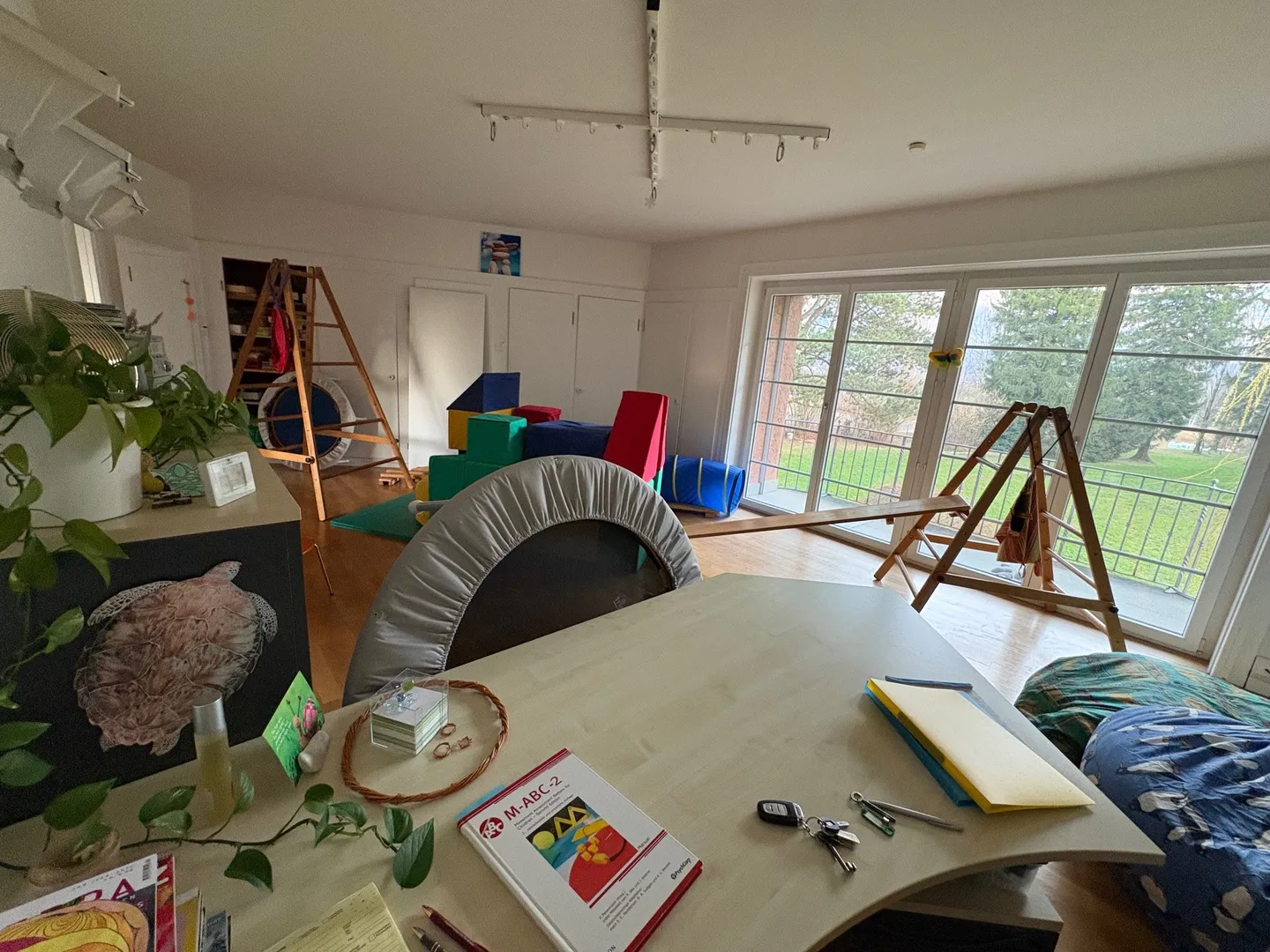 Attractive office space for rent in a central location in Ziegelbrücke - Photo 2 of 3