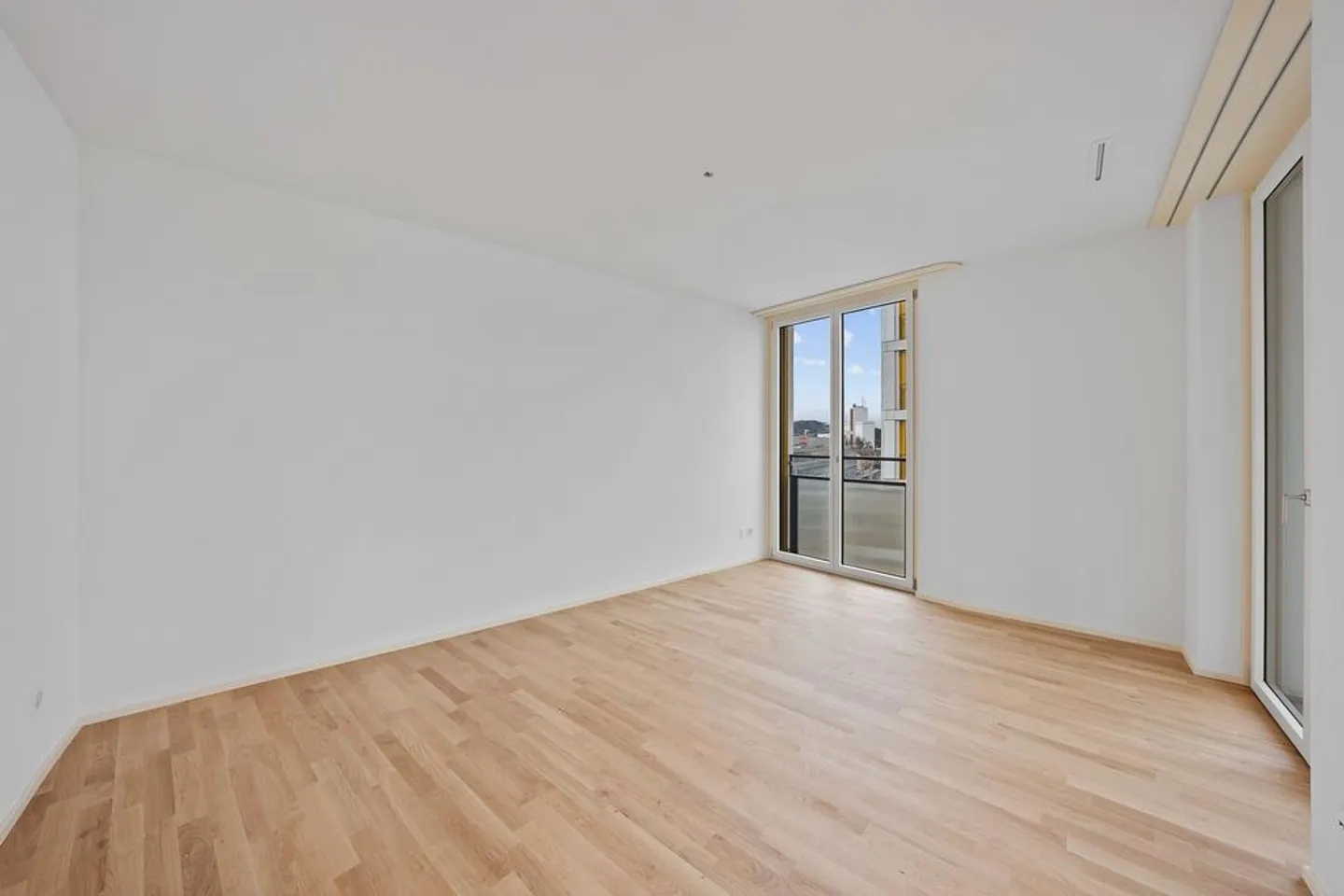 Stylish Living in Wiler City Center - Photo 3 of 8