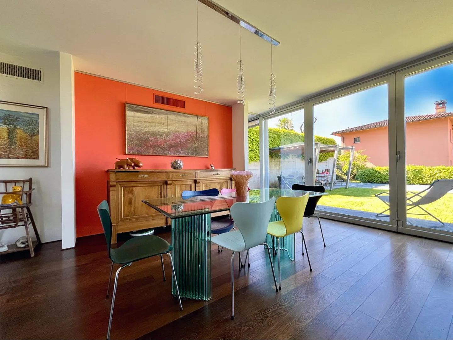 Bella villa moderna con 6,5 camere e piscina a Cadro - Foto 1 di 9