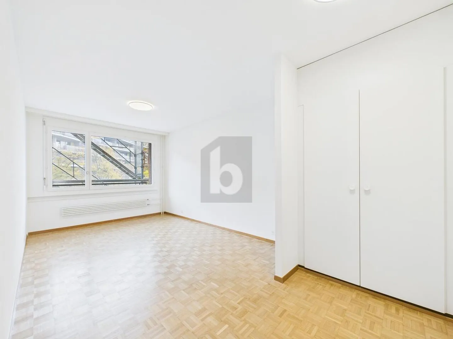 Apartment for rent - Photo 4 of 6