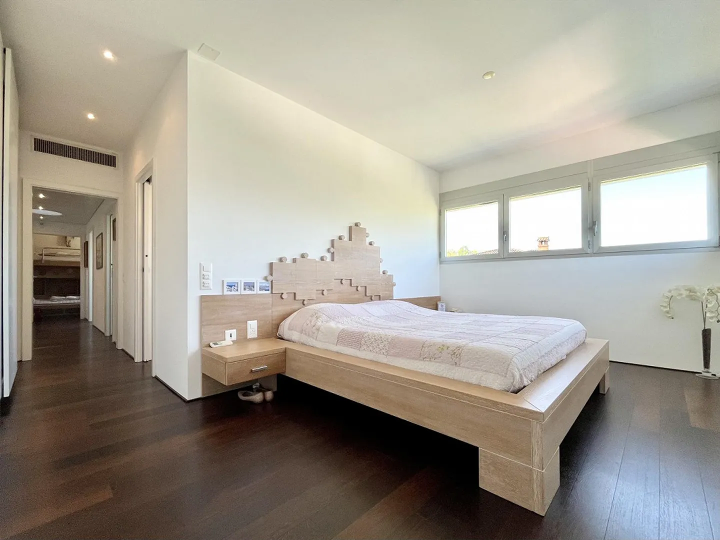Bella villa moderna con 6,5 camere e piscina a Cadro - Foto 5 di 9