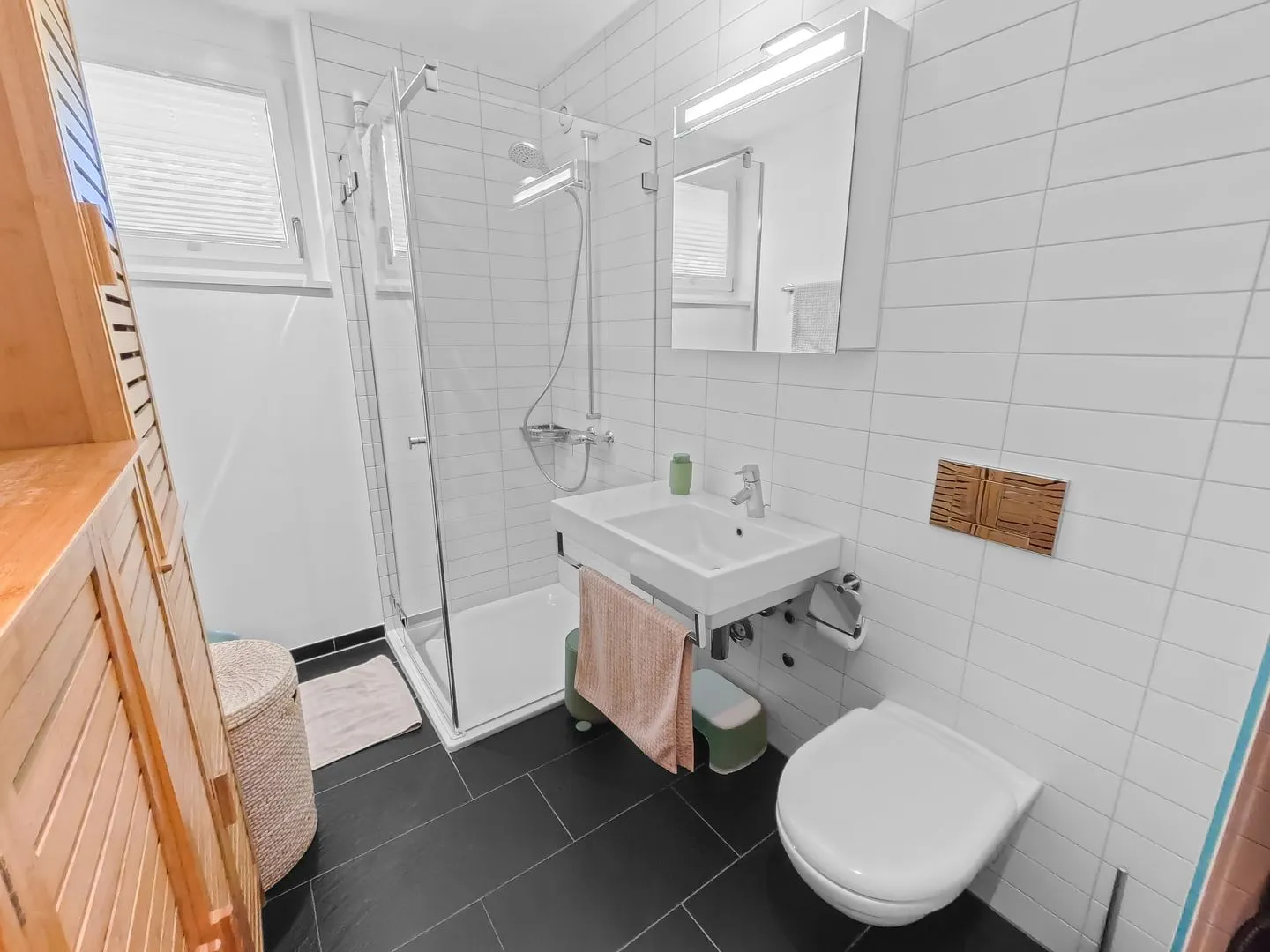 Appartement spacieux avec vue sur le lac - Photo 8 sur 12