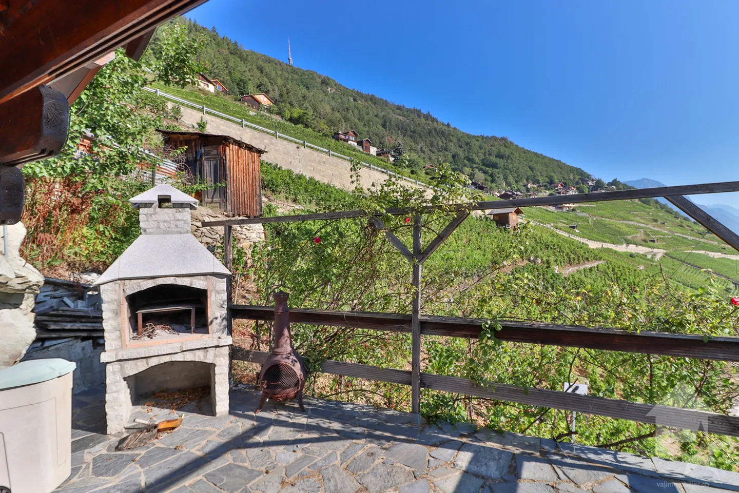 Geräumiges 11-Zimmer-Haus im Zentrum des Weinbergs von Martigny-Combe - Foto 33 von 34