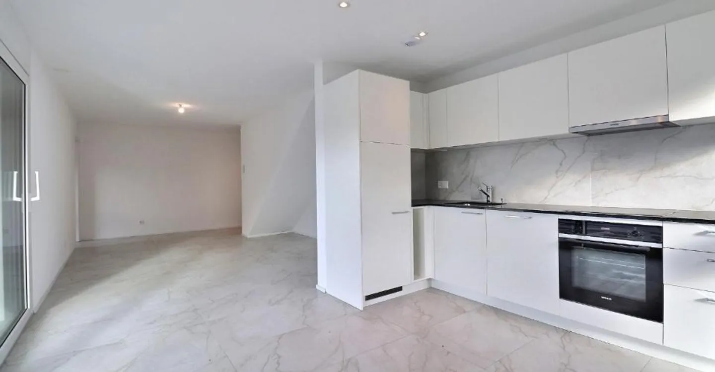 Appartement spacieux avec combles - Photo 2 sur 12