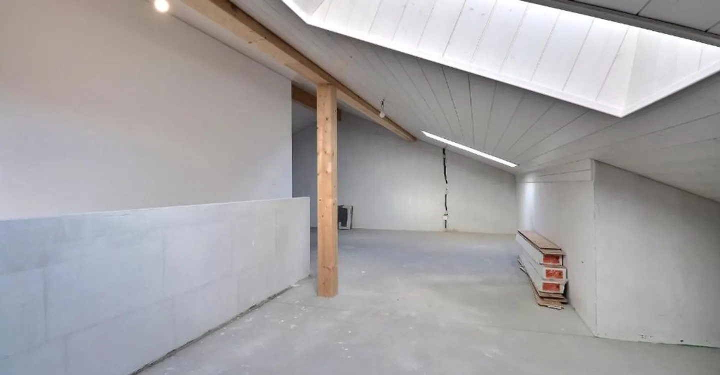 Appartement spacieux avec combles - Photo 9 sur 12