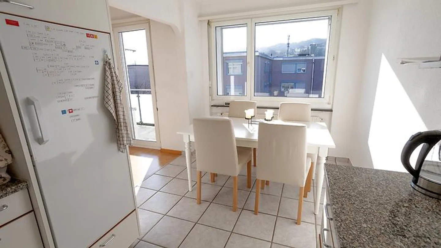 APPARTEMENT 3½ PIÈCES À DIETIKON (ZH), MEUBLÉ, TEMPORAIRE - Photo 5 sur 10