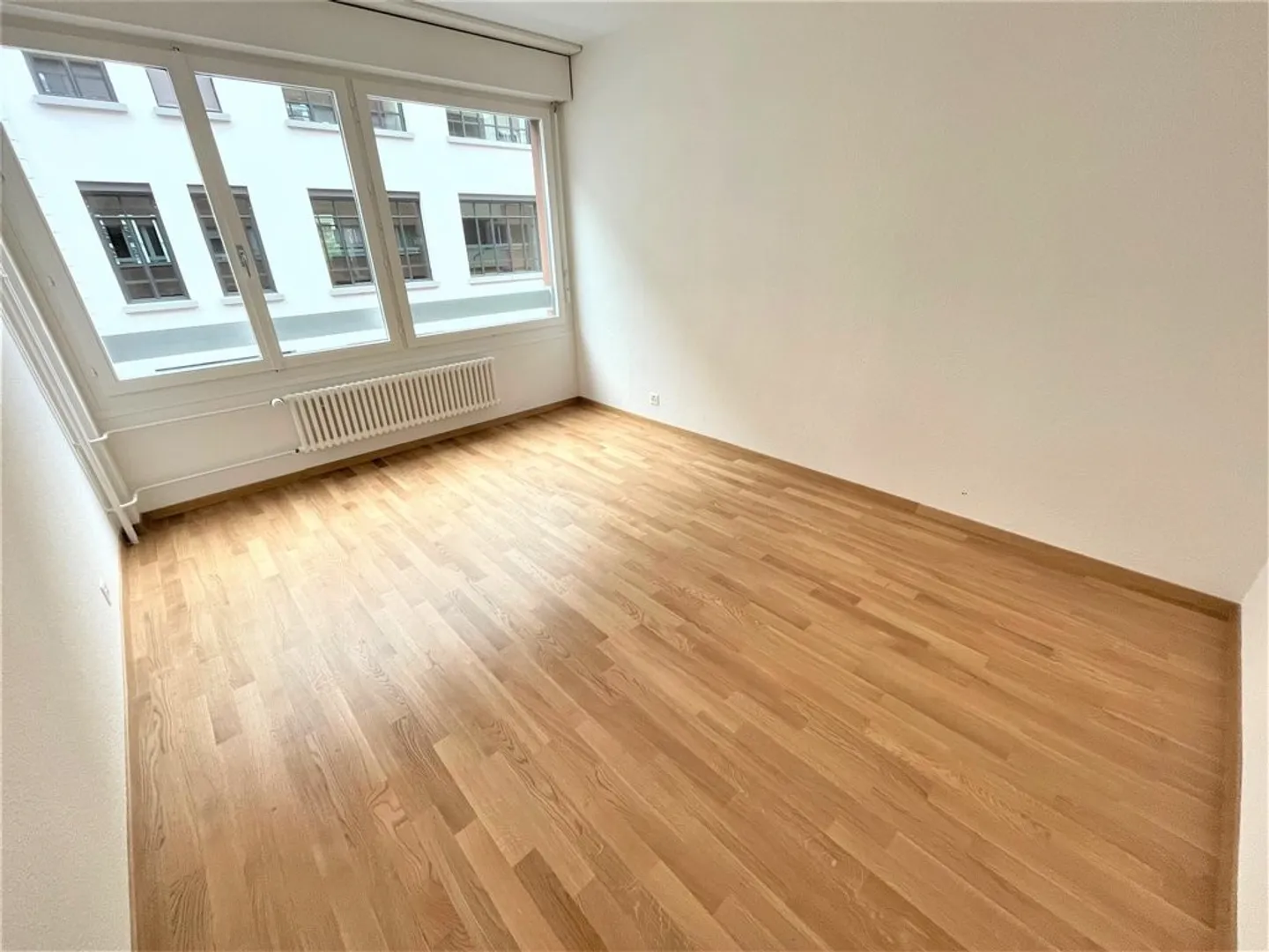 Collegamento - vicino al quartiere bancario - Foto 6 di 9