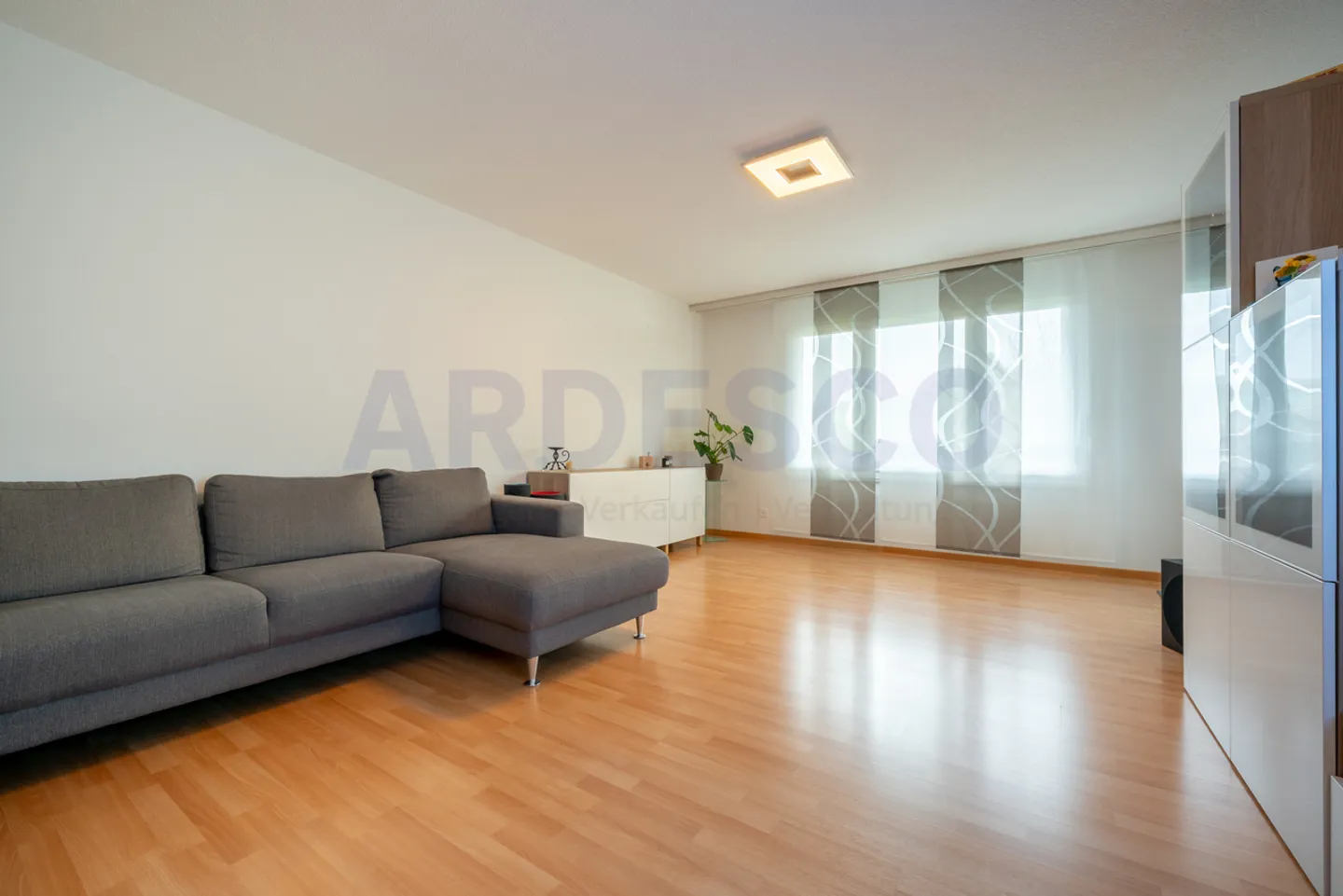 Helles Apartment mit Balkon - Foto 2 von 12