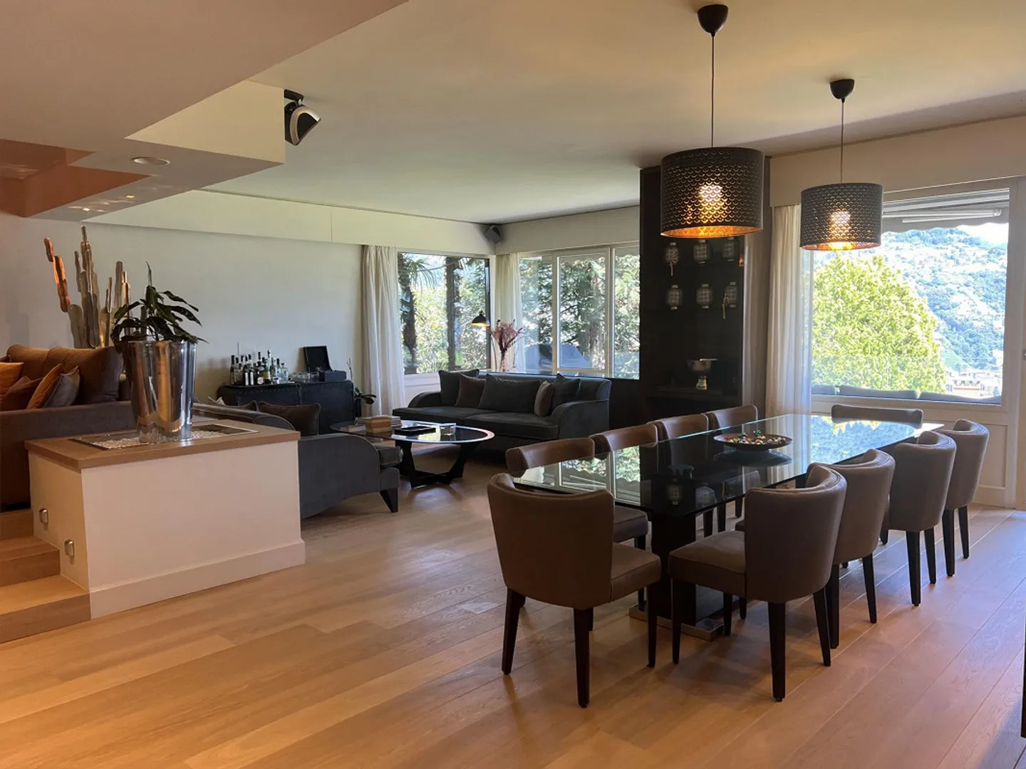 LUXURIÖSE VILLA IN PRIVILEGIERTER LAGE - Foto 3 von 13