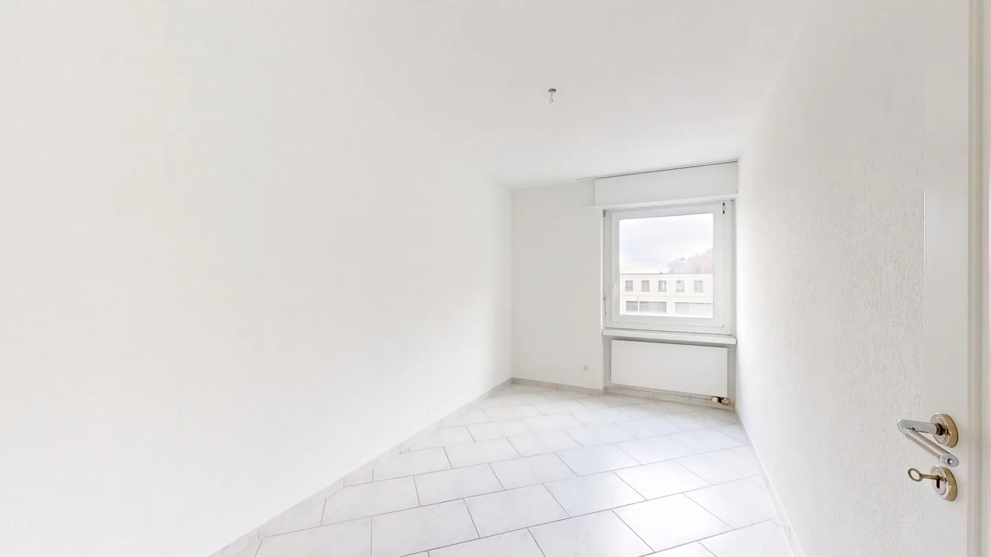 Appartamento 5.5 stanze modernizzato in posizione verde - pronto per essere occupato - Foto 8 di 15