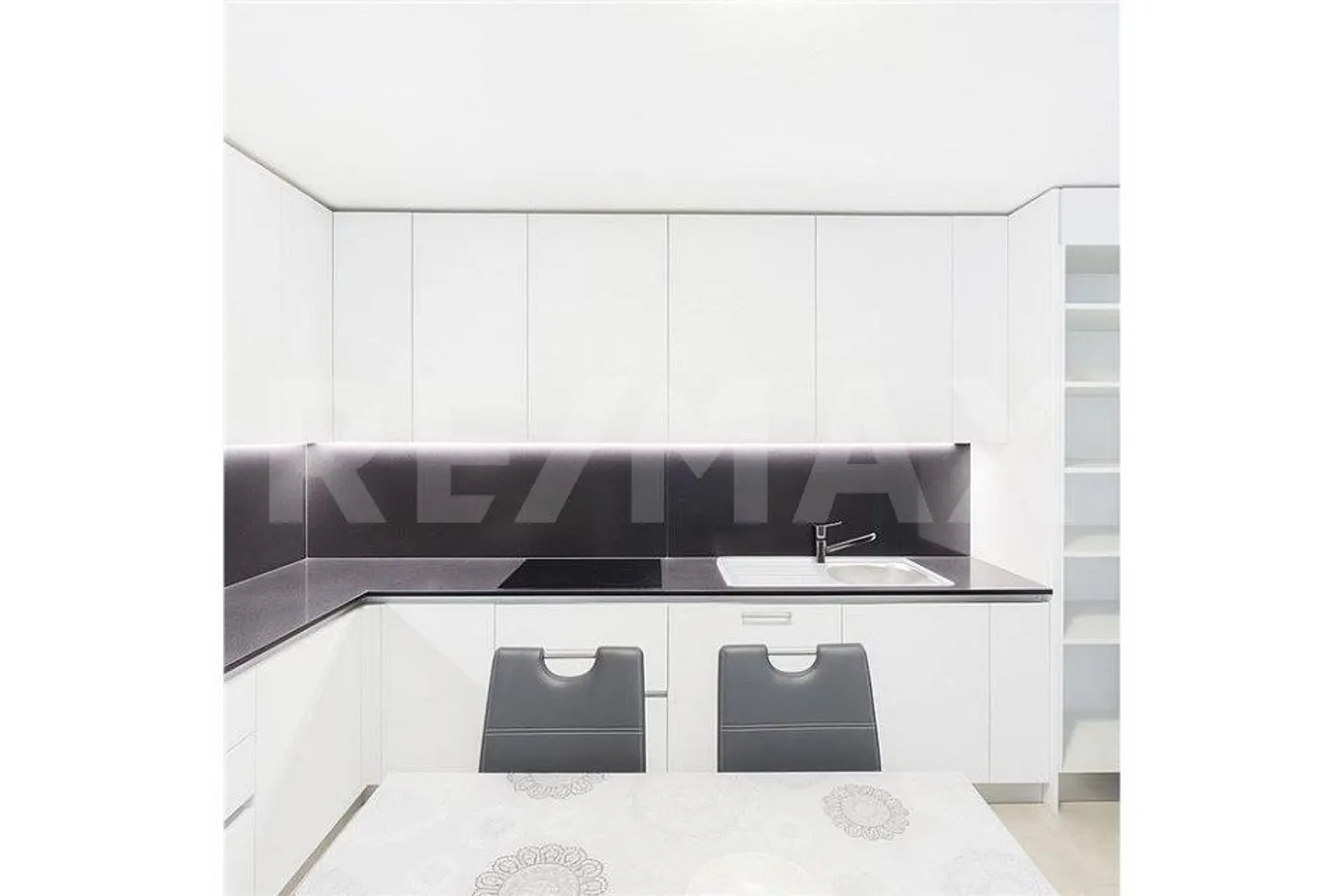 Elegant 4½ Room Apartment - Photo 6 of 13
