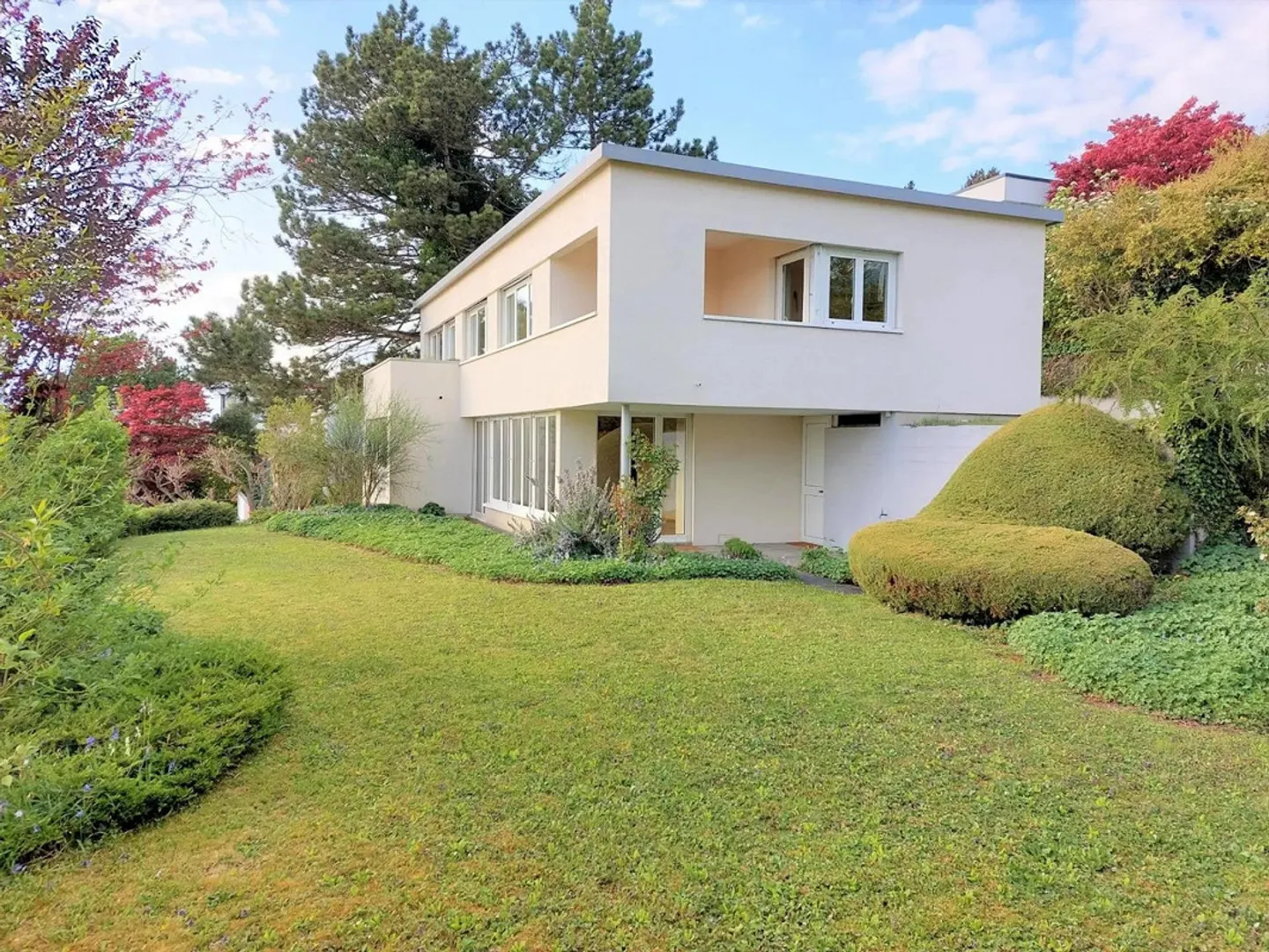 Single-family house with garden and view near Zurich. - Photo 1 of 3