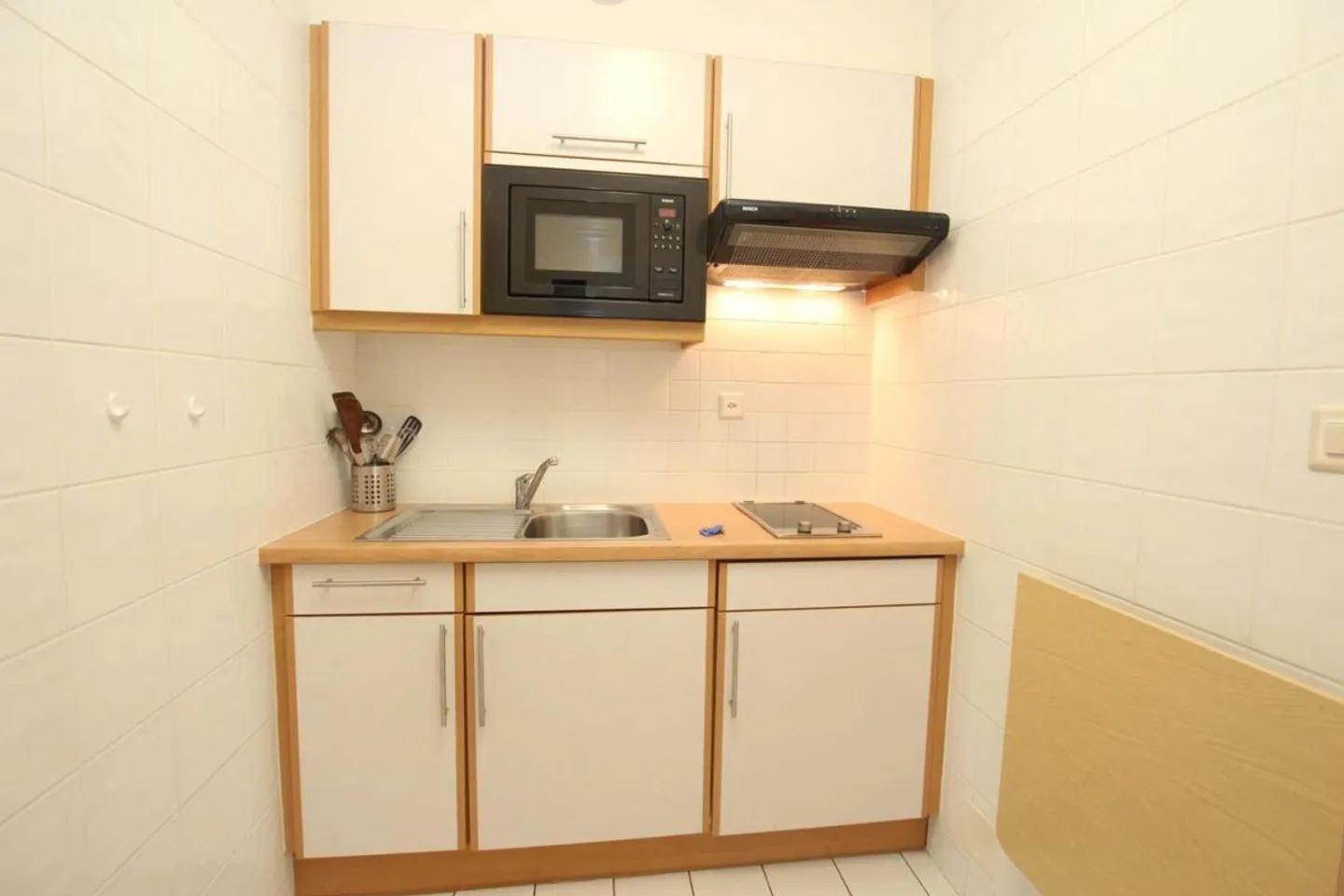 studio apartment - Photo 3 of 4