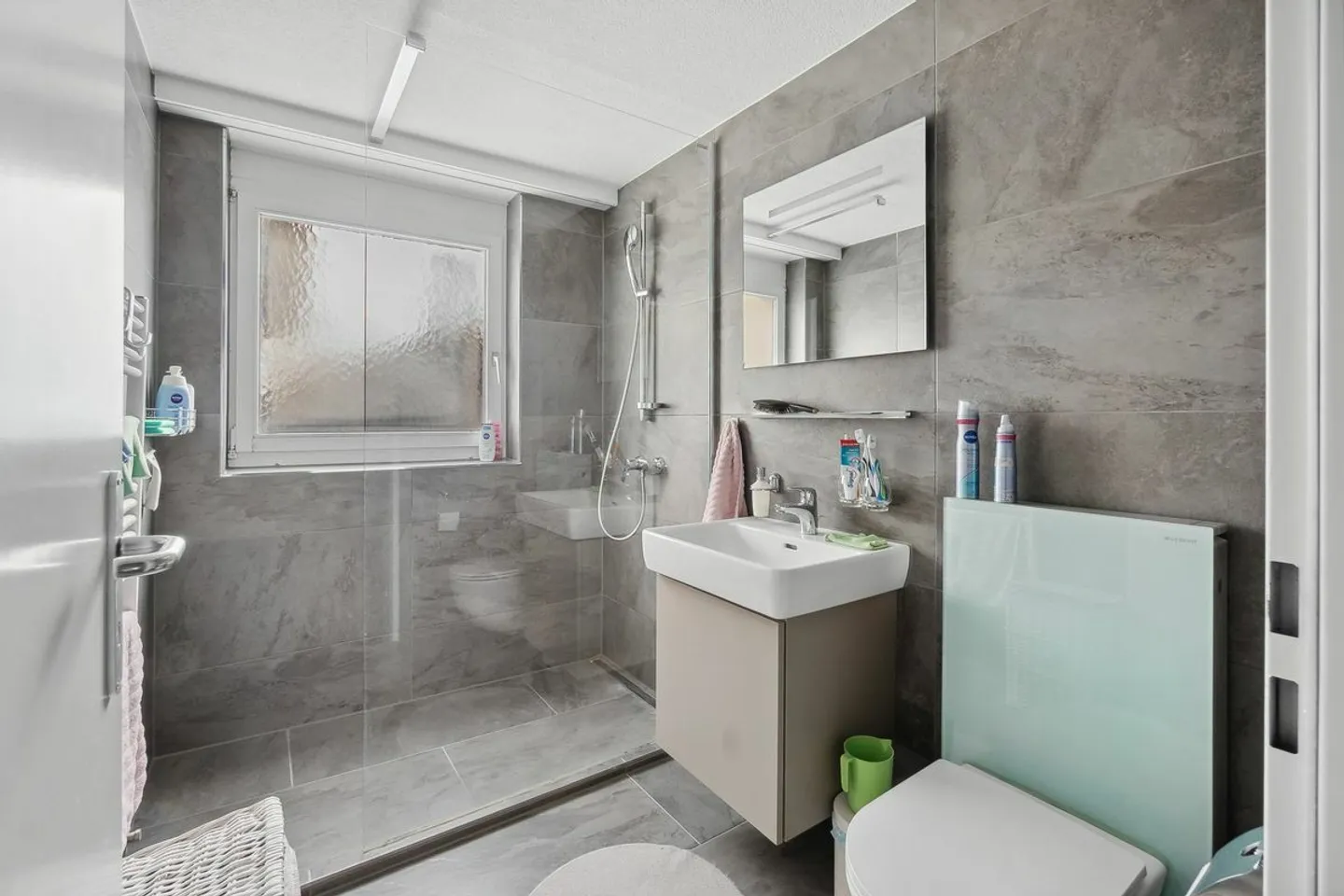 LIVING IN A CENTRAL, SUNNY LOCATION - Photo 5 of 8