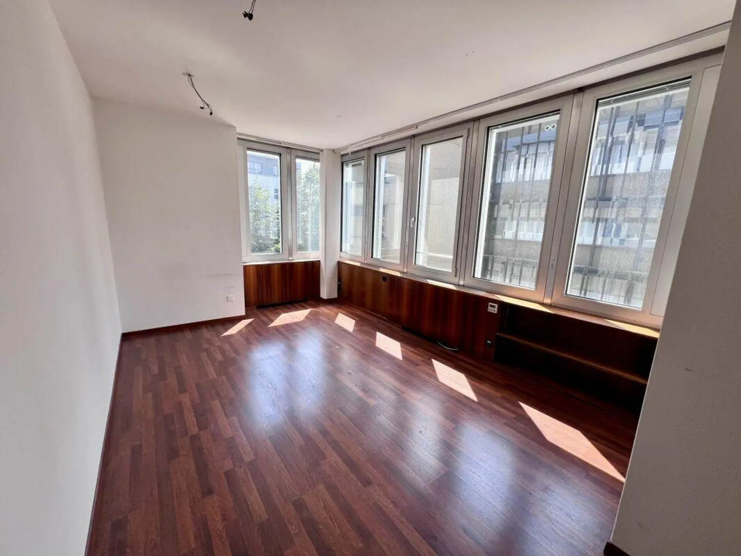 Office in city center - Photo 5 of 5