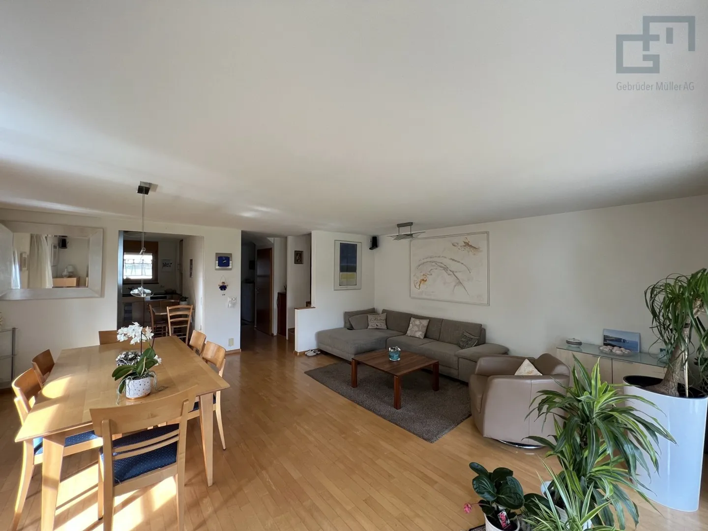 Maison de rangée ensoleillée avec beau jardin ! - Photo 6 sur 12