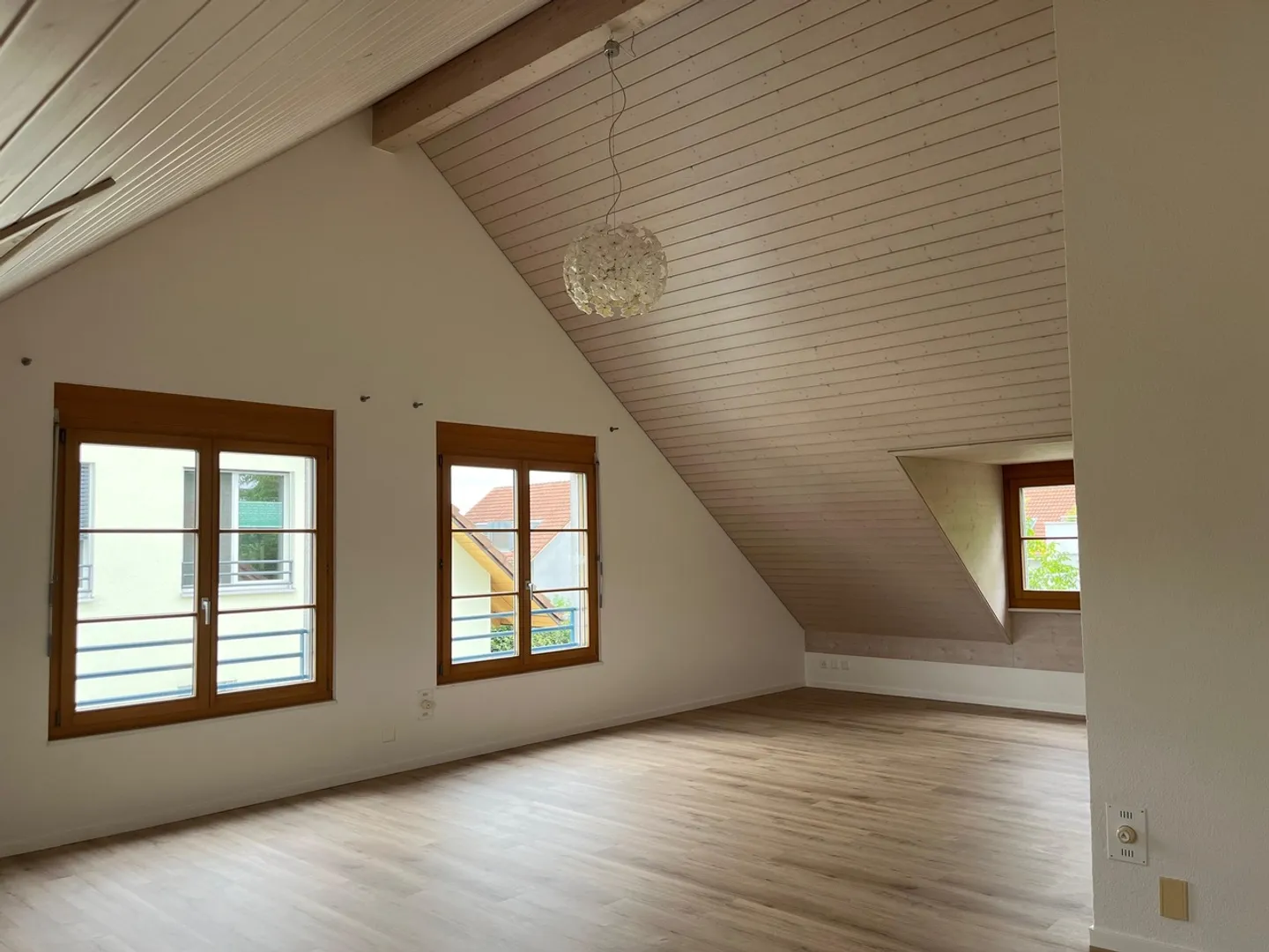 Maison de rangée ensoleillée avec beau jardin ! - Photo 12 sur 12