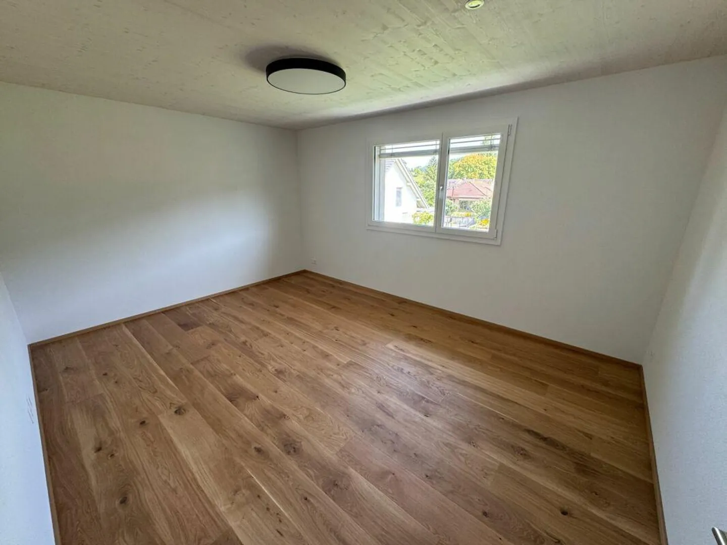 Modern Single-Family Home with High-Quality Finish and Intelligent Loxone Smart Home System - Photo 7 of 11