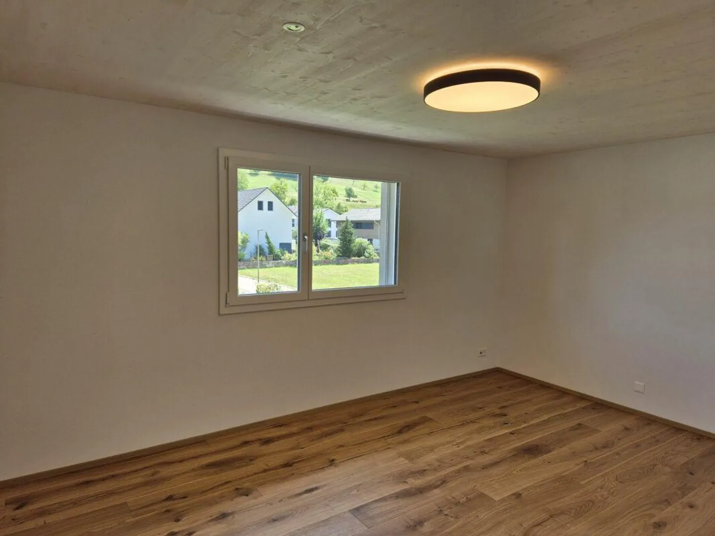 Modern Single-Family Home with High-Quality Finish and Intelligent Loxone Smart Home System - Photo 8 of 11