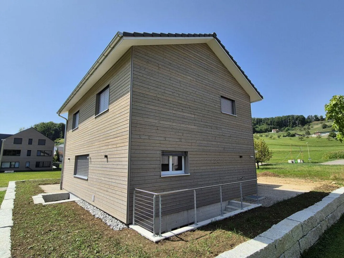 Modern Single-Family Home with High-Quality Finish and Intelligent Loxone Smart Home System - Photo 11 of 11