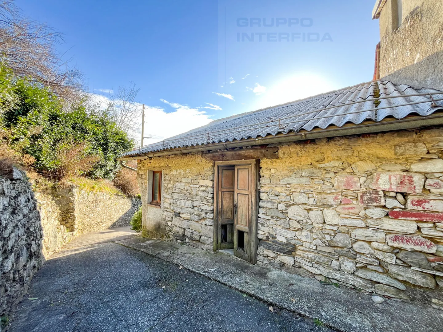 MAISON À RÉNOVER - Photo 3 sur 7