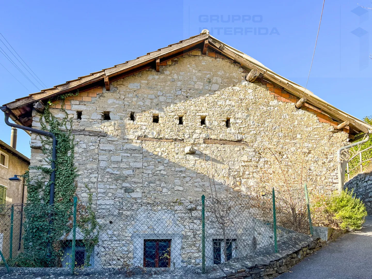 MAISON À RÉNOVER - Photo 4 sur 7