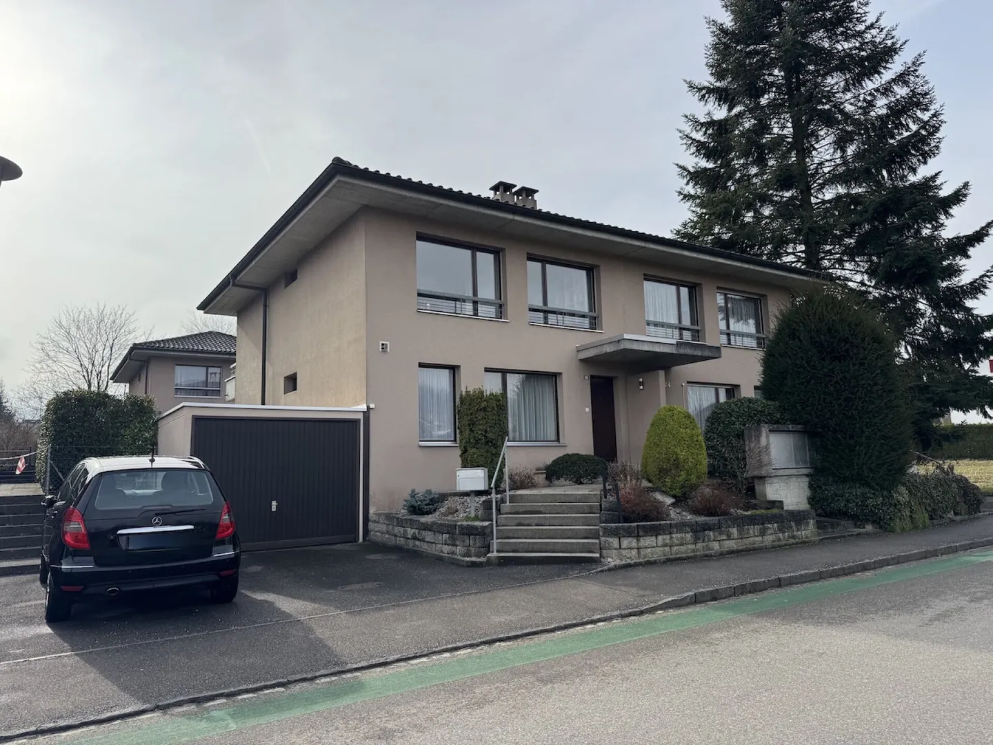 Maison jumelée de 5.5 pièces bien entretenue de première main - Photo 1 sur 15