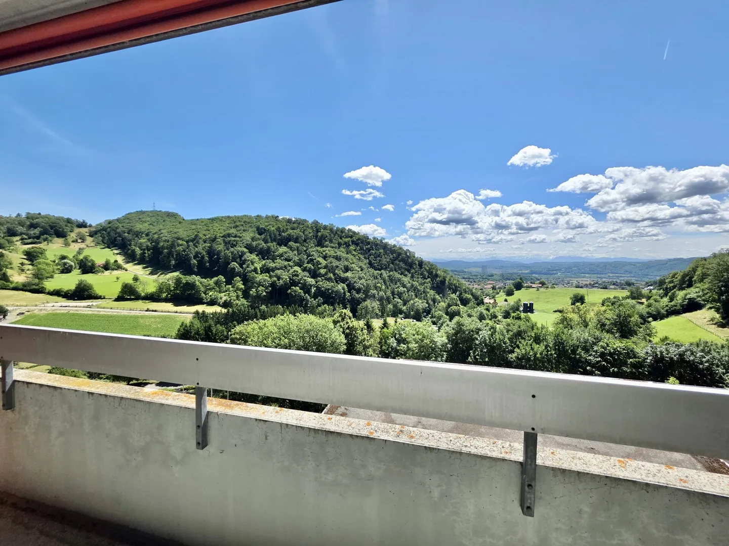 Charmante Wohnung mit Panoramablick - Foto 3 von 9