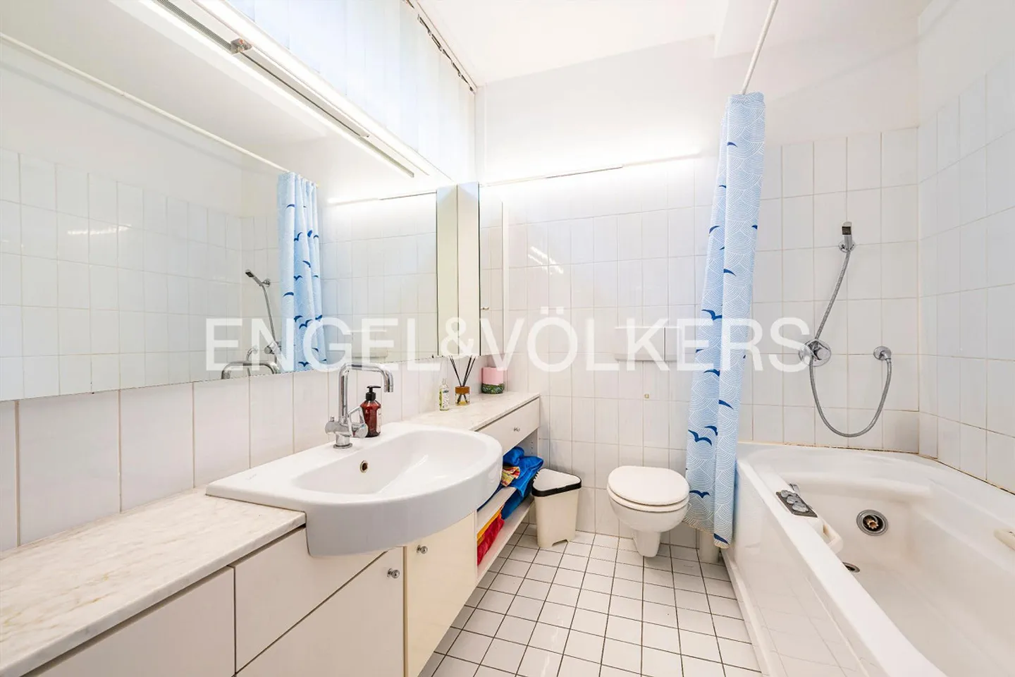 Unabhängige Villa mit Potenzial - Foto 11 von 12