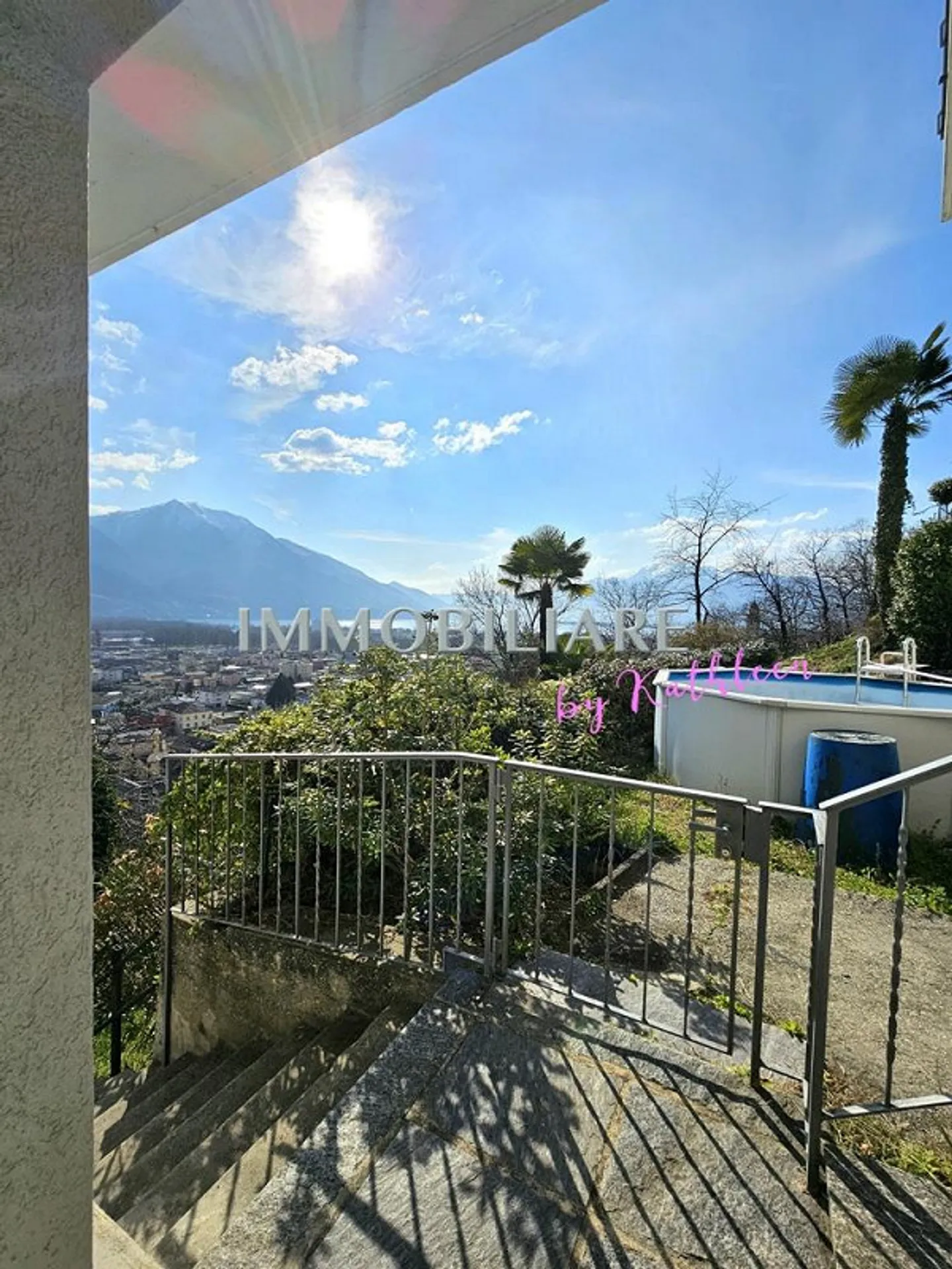 Appartamento ristrutturato con vista sul lago, giardino e area salotto - Foto 6 di 21
