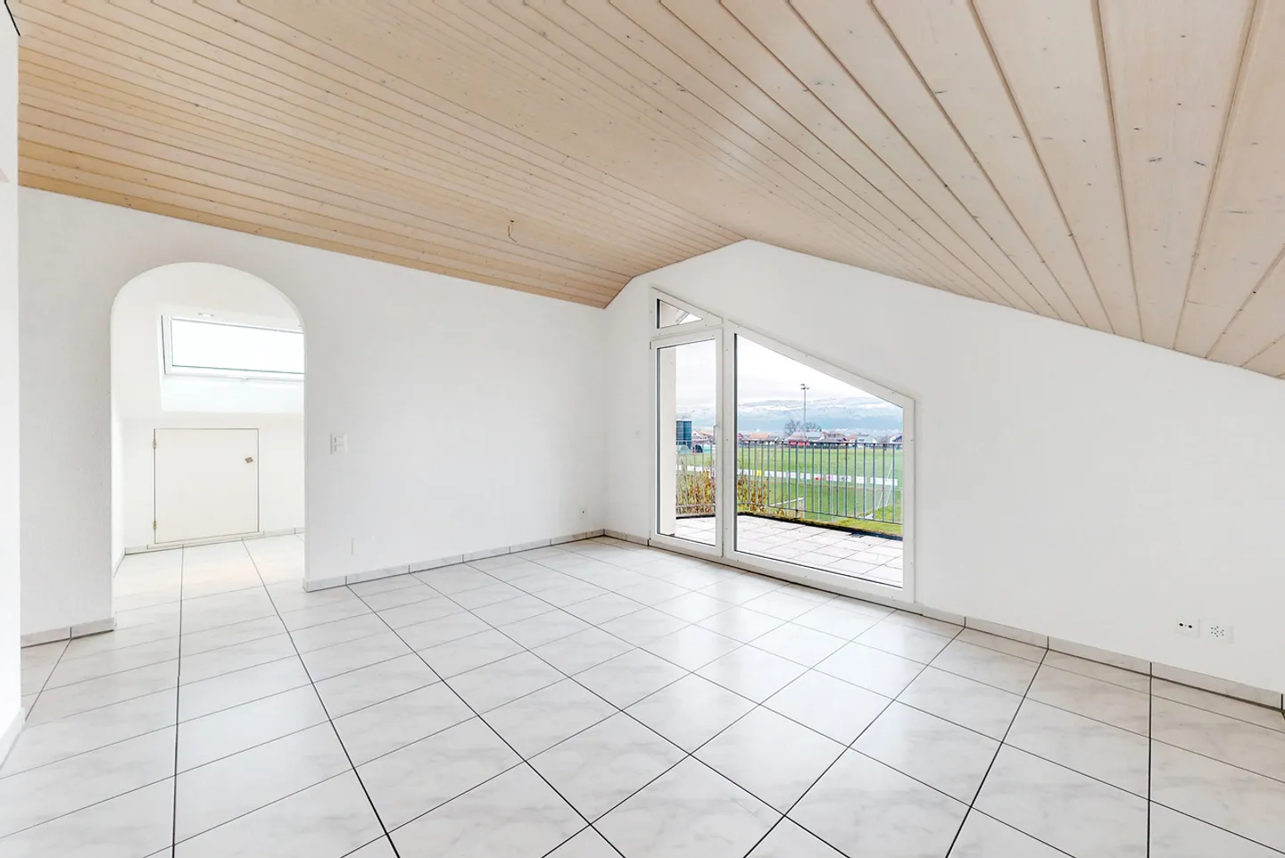 Ruhige, kuschelige Dachwohnung - Photo 3 of 13