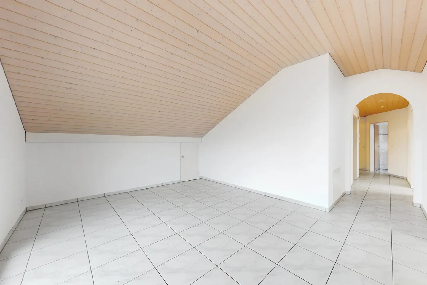 Ruhige, kuschelige Dachwohnung - Photo 5 of 13